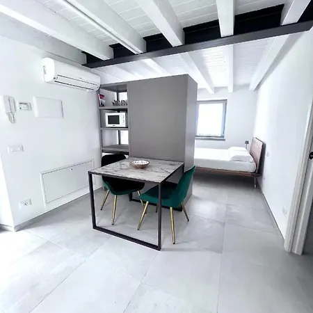 Absentia 1763 Garda Boutique Home - Lake Front Brenzone sul Garda Exterior photo