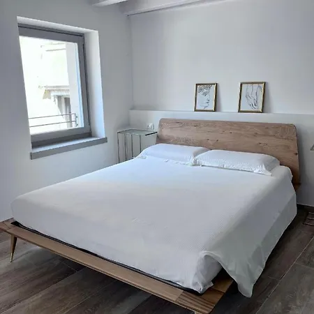 Absentia 1763 Garda Boutique Home - Lake Front Brenzone sul Garda Exterior photo
