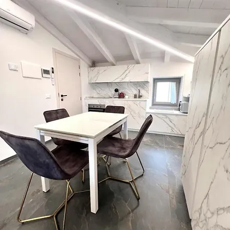 Absentia 1763 Garda Boutique Home - Lake Front Brenzone sul Garda Exterior photo