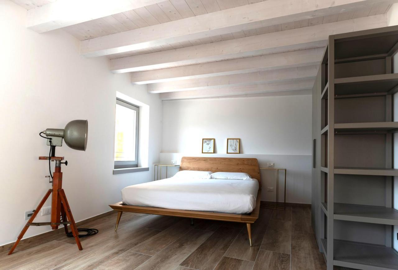 Absentia 1763 Garda Boutique - Front Apartment *