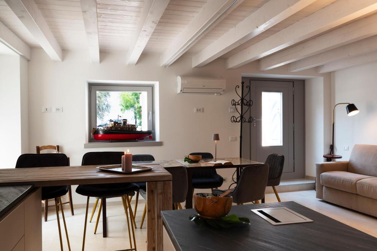 Absentia 1763 Garda Boutique - Front Apartment Brenzone sul Garda