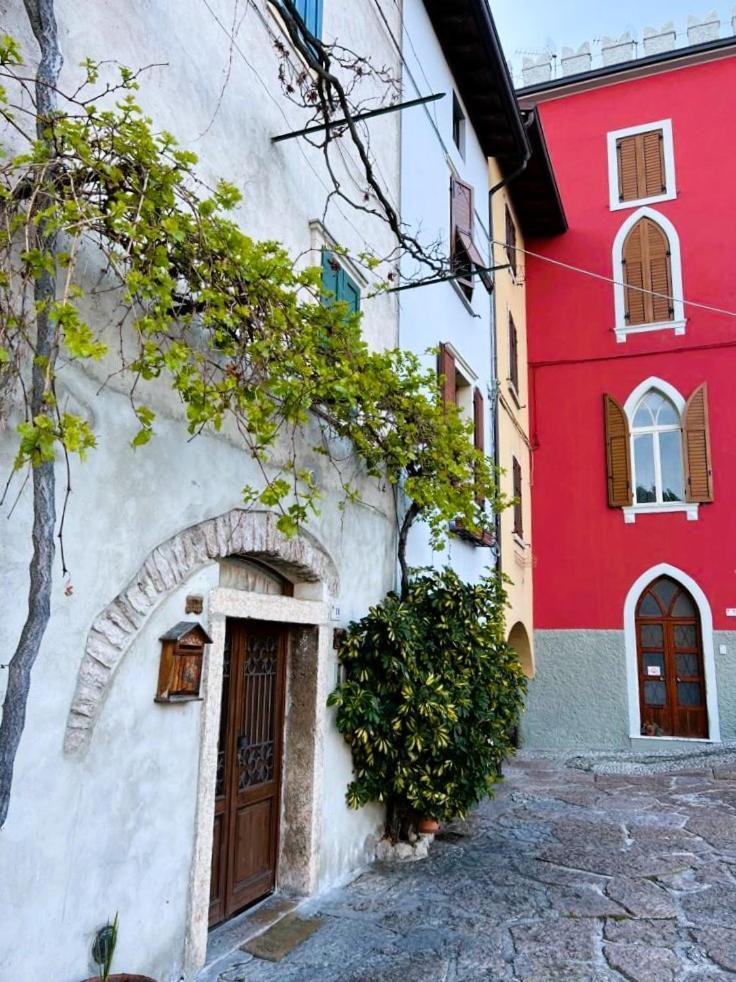 Absentia 1763 Garda Boutique - Front Apartment *