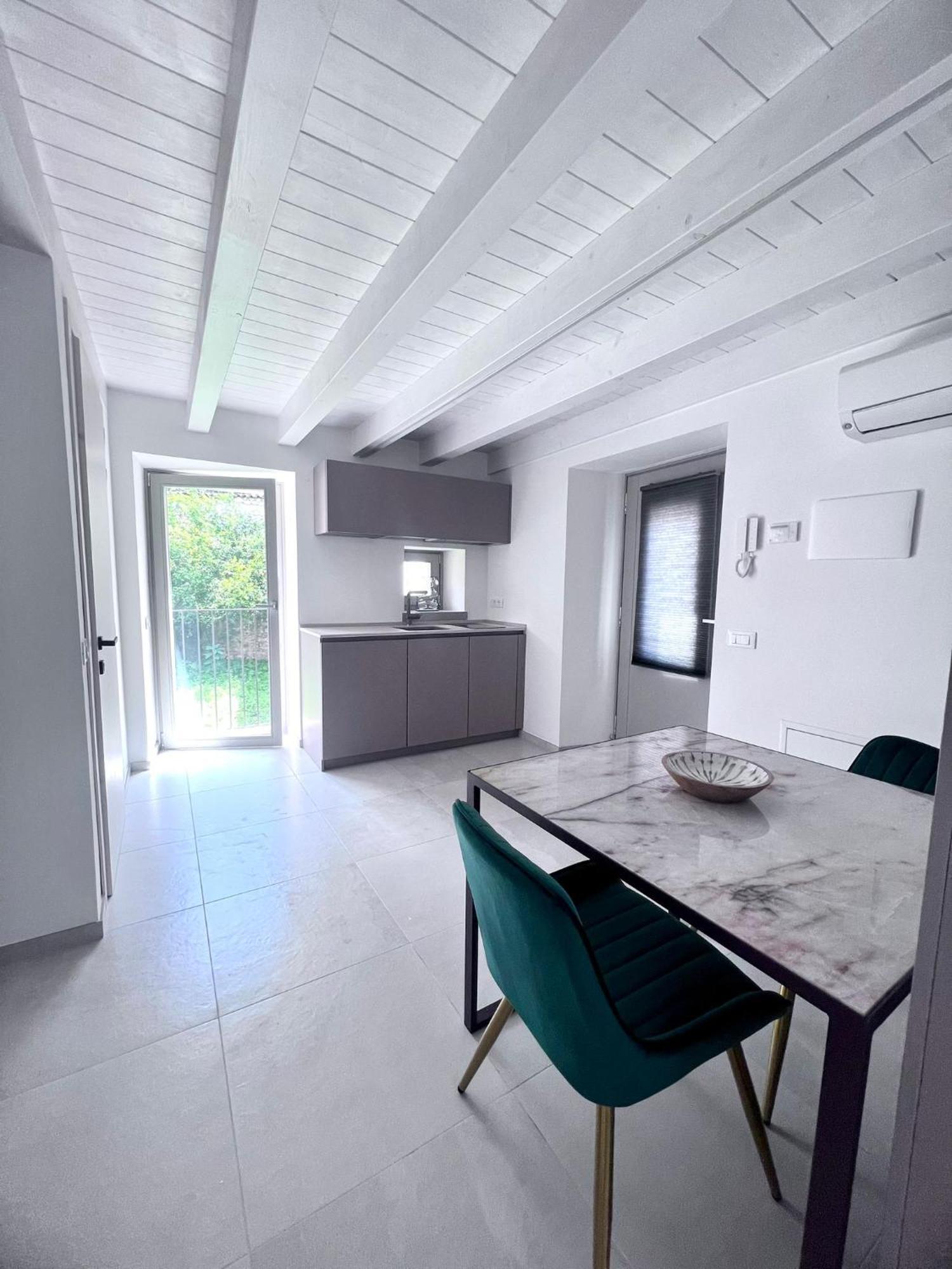 Apartment Absentia 1763 Garda Boutique - Front